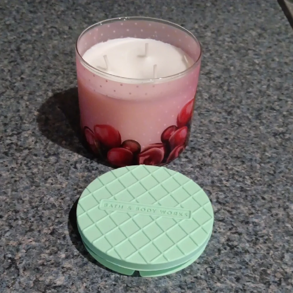 Bath & Body Works Pink Candle with Mint Lid